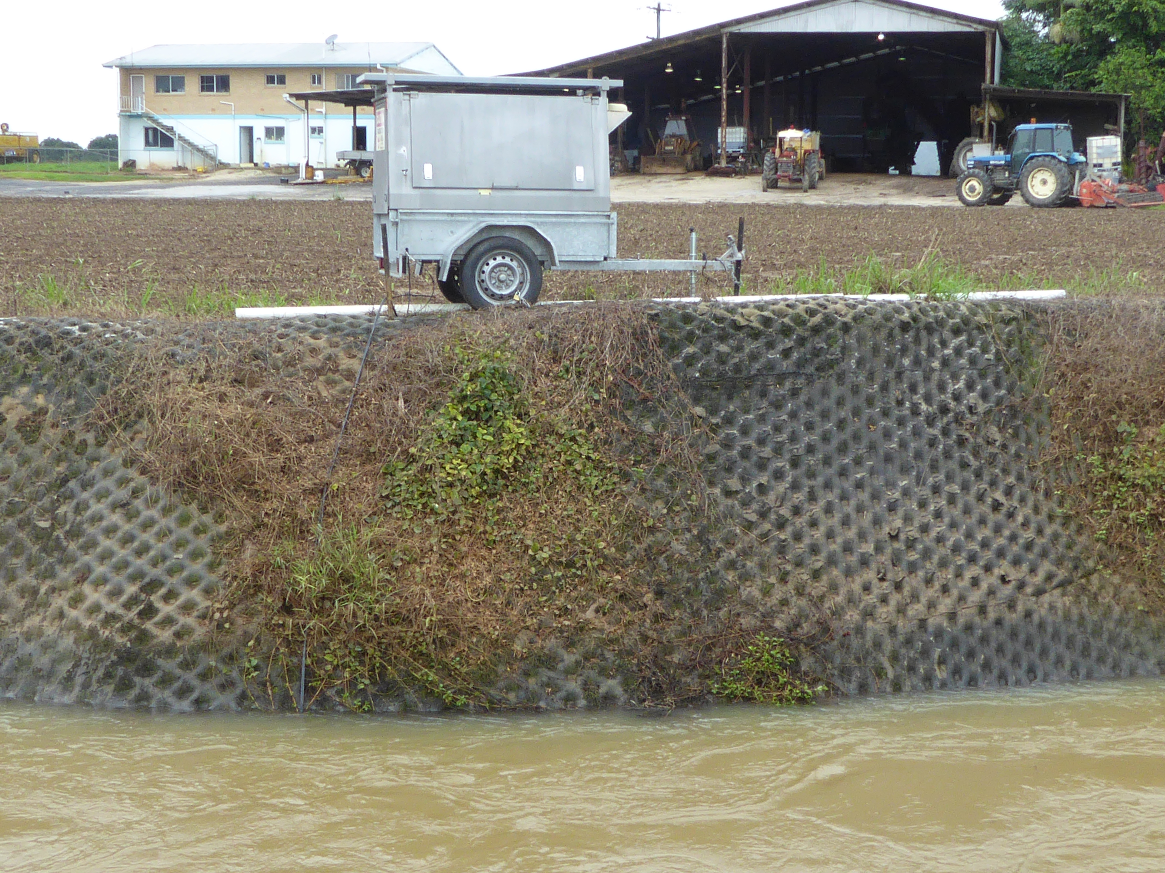 Real-time water quality monitoring station (Mirriwinni area).